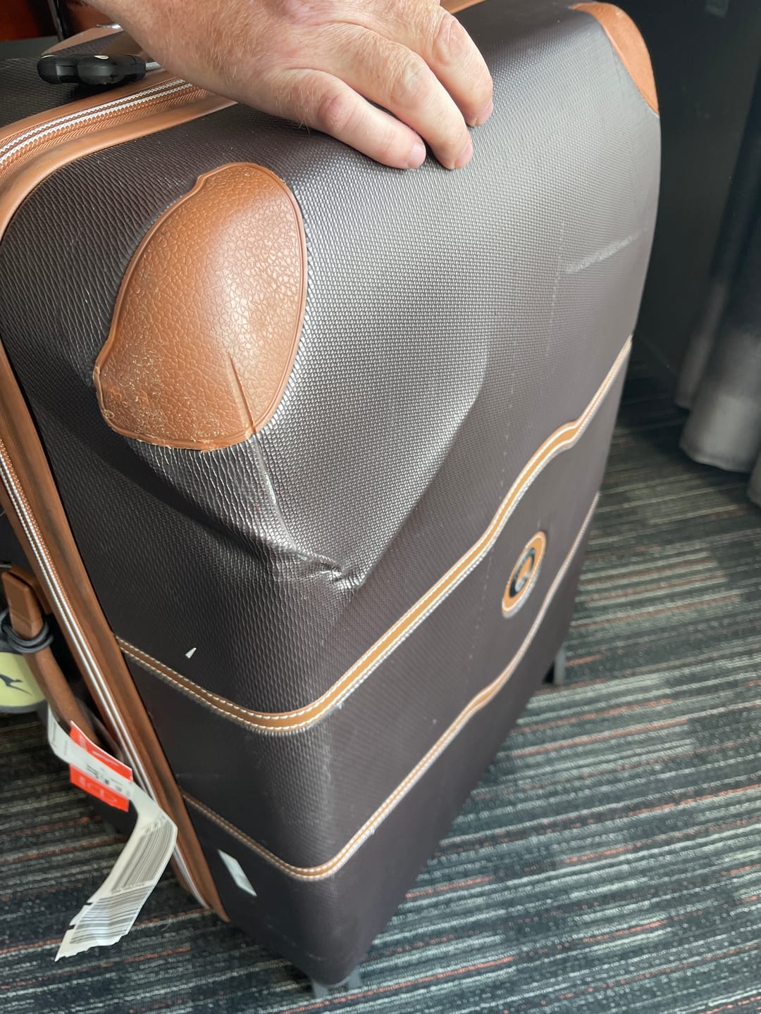 Customer photo review of Delsey Chatelet Air 2.0 Hardside Large Spinner Suitcase - 76cm - Chocolate