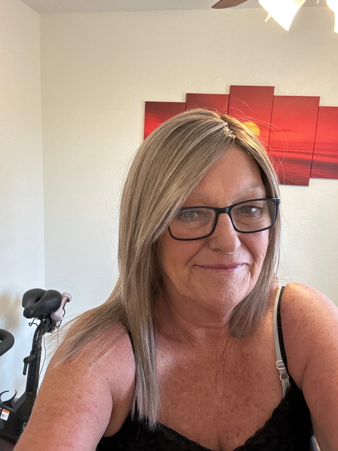 Customer photo review of RUNWAY WALK - Legacy Blonde*