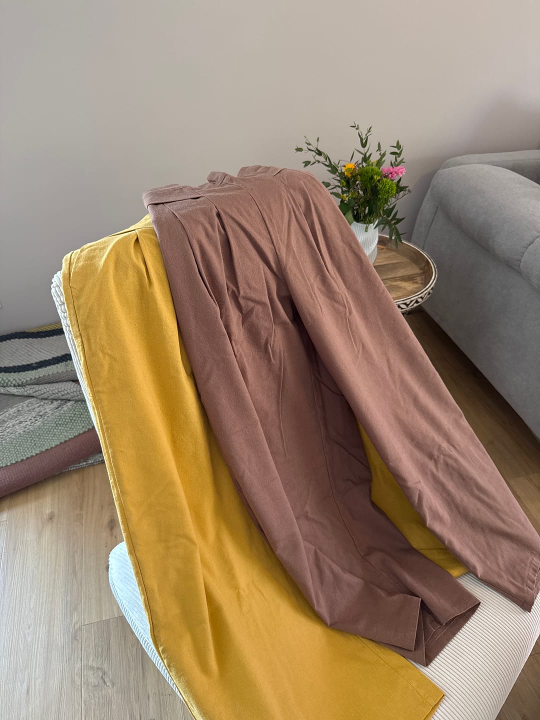 Customer photo review of Buddha Stones – Unifarbene Hose aus Baumwollleinen mit hoher Taille und weitem Bein und Taschen