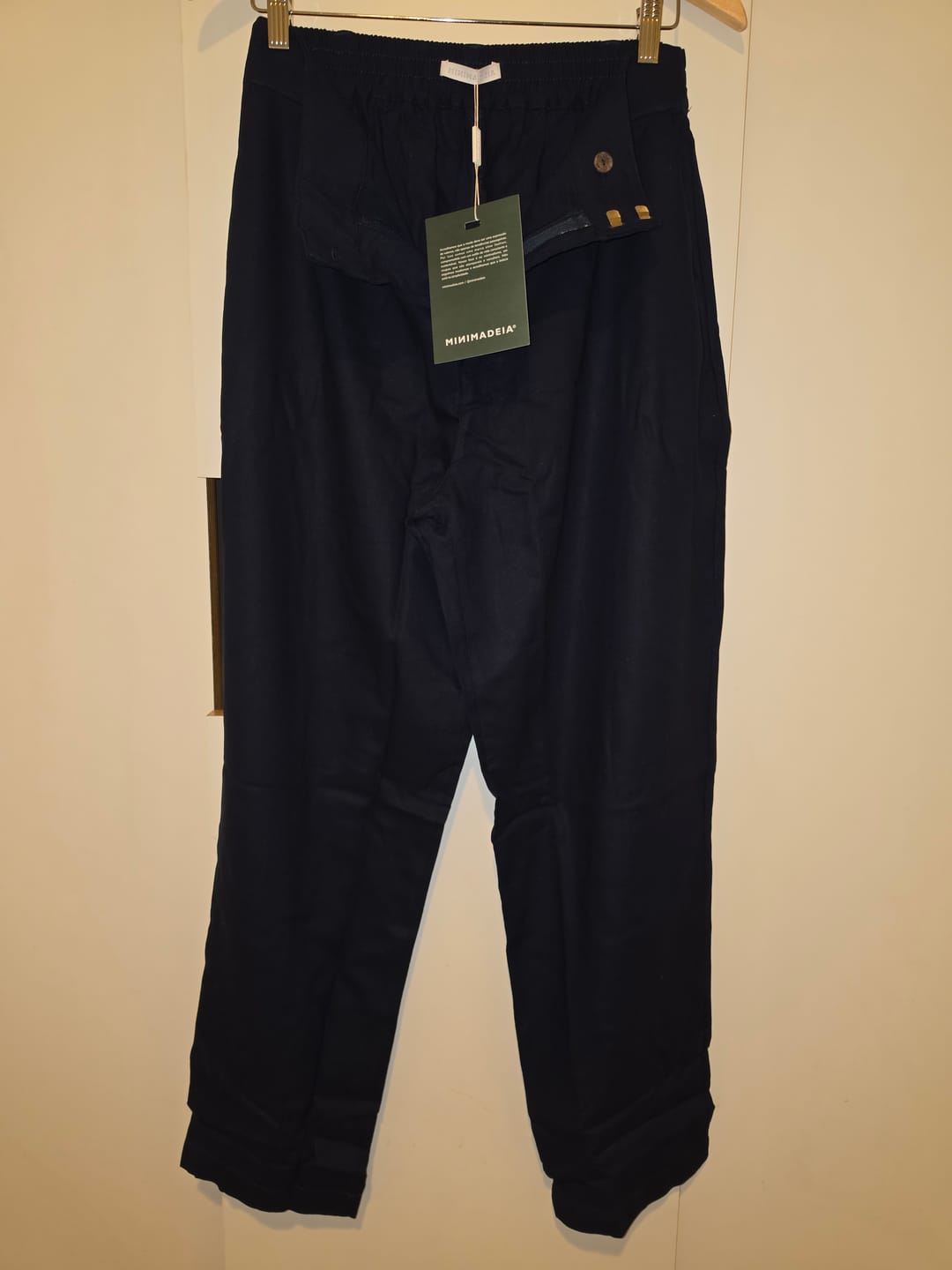 Customer photo review of Calça Slouchy Íris Azul Escuro