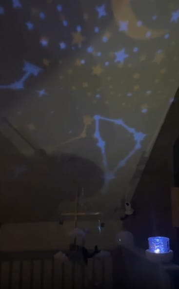 Customer photo review of Kinder Nachtlicht Projektor 2in1 | Sternenhimmel Einschlafhilfe