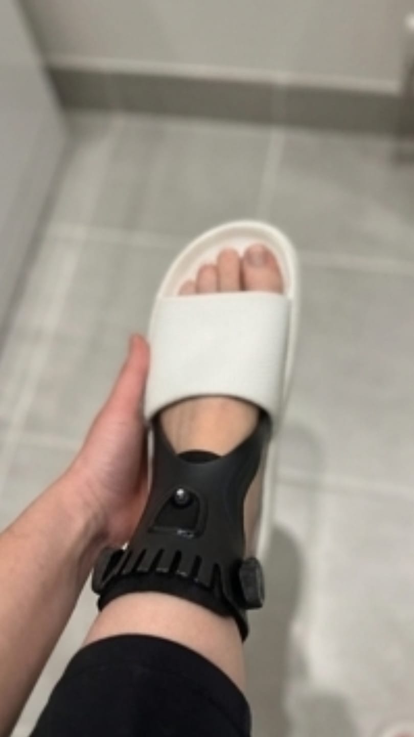 Customer photo review of Orthevo | Fußheberorthese