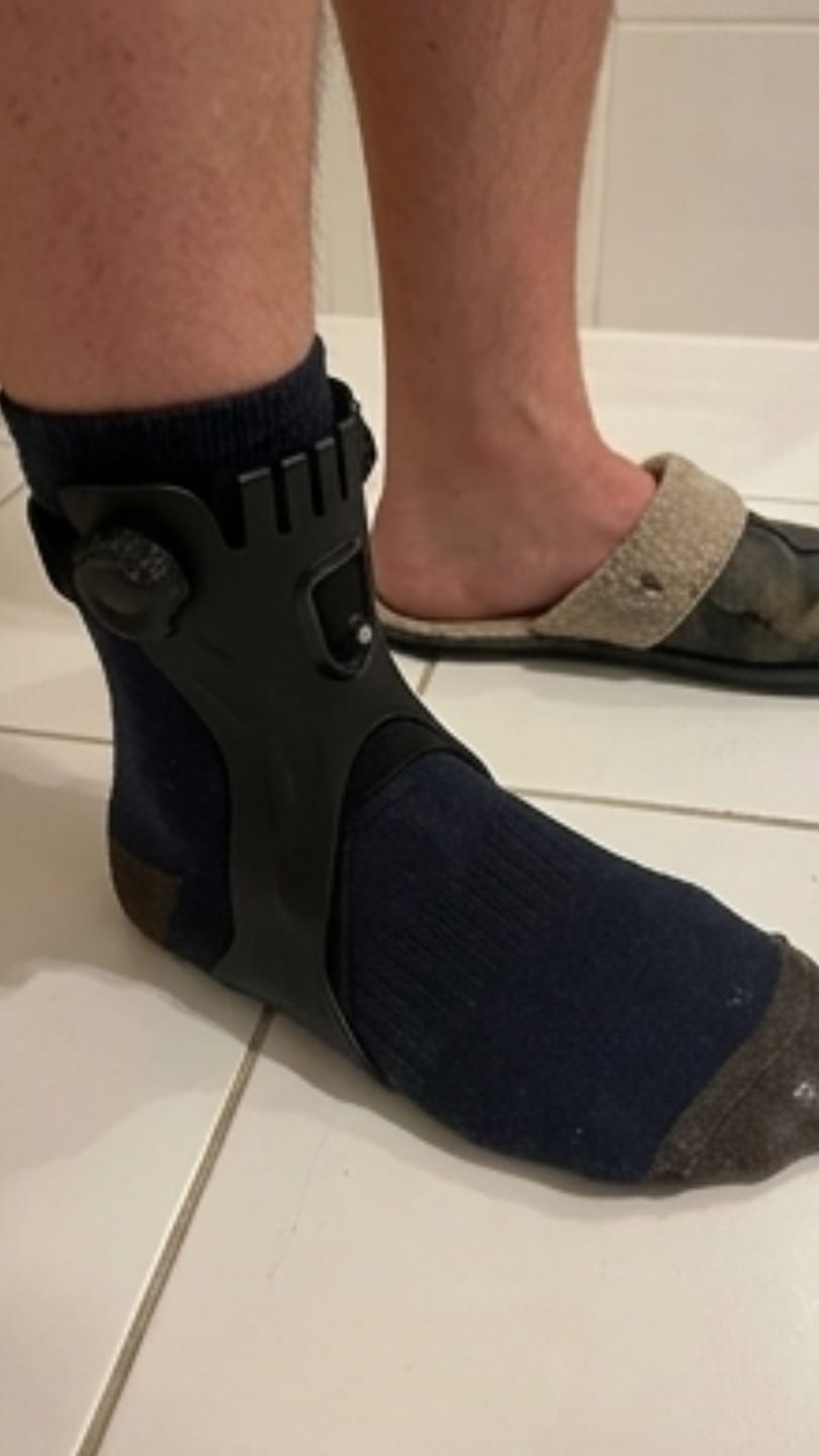 Customer photo review of Orthevo | Fußheberorthese