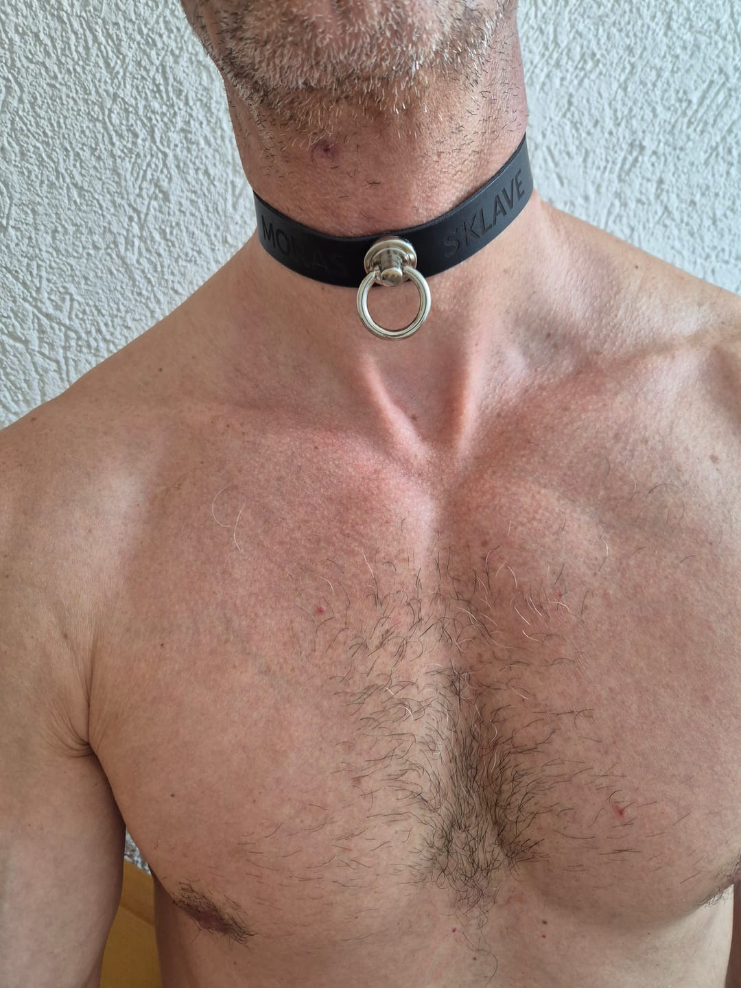 Customer photo review of YOU  Personalisiertes Halsband mit O-Ring und Wunschtext, individuell erstellt. Verschiedene Farben, italienisches Premium Vacchetta Leder