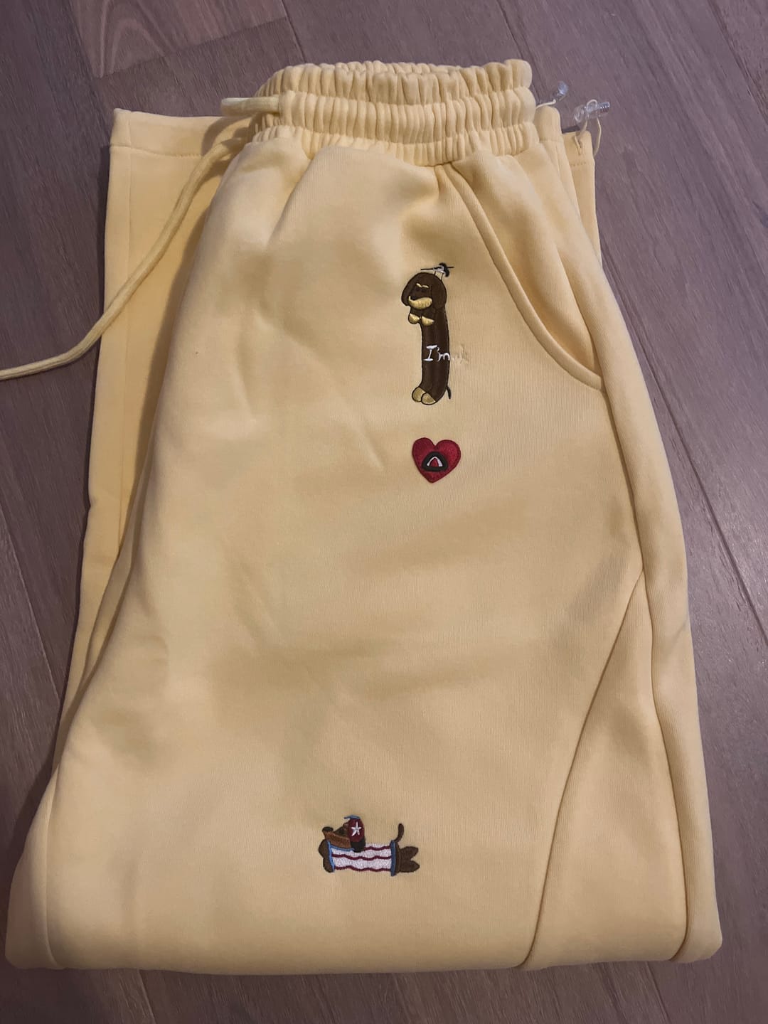 Customer photo review of Aelfric Eden Embroidery Dog Baggy Barrel Sweatpants