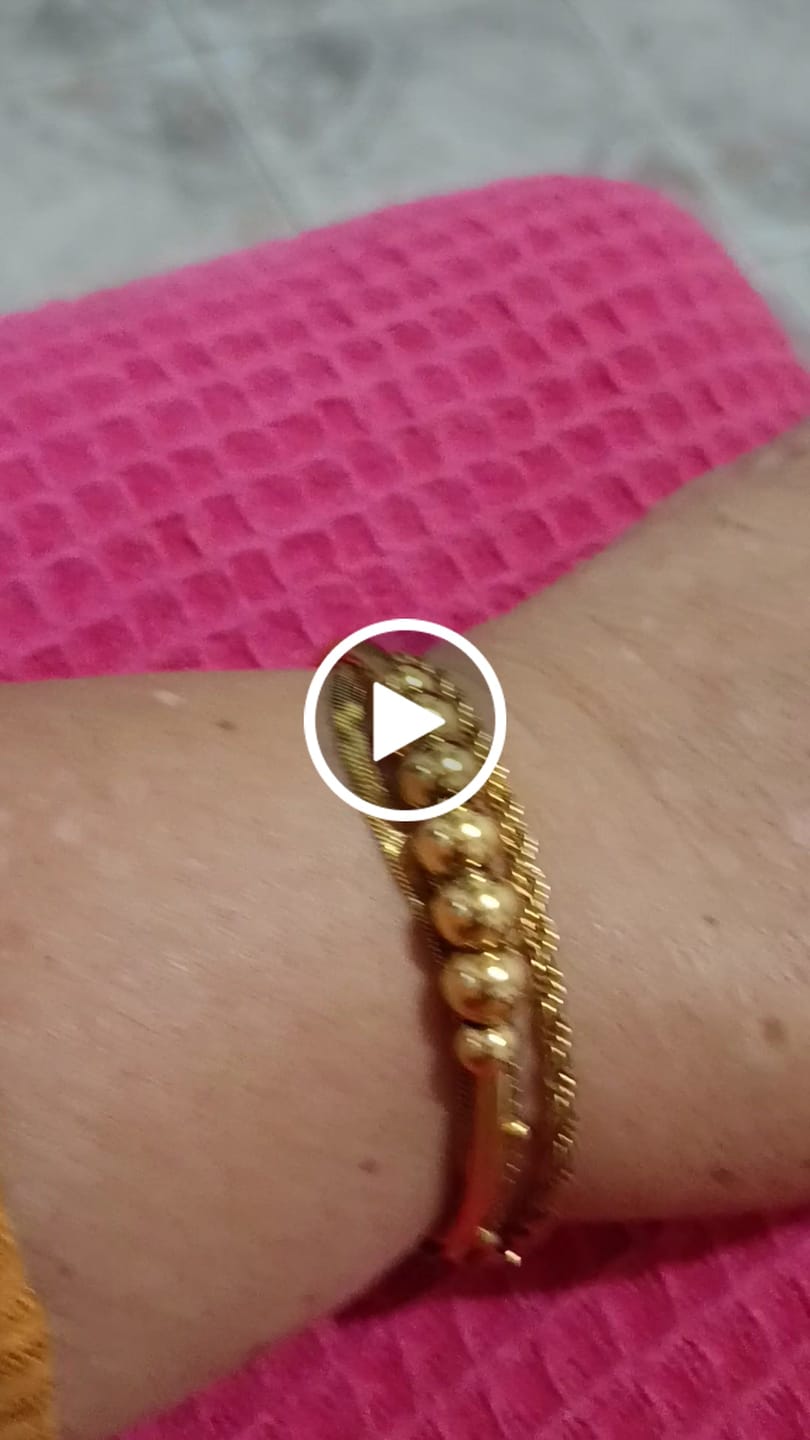 Customer video review of Bracelete Espiral Cristais Banhado em Ouro 18k
