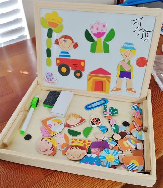 Customer photo review of Zeichentafel Kinder 2in1 | Magnettafel und Kreidetafel