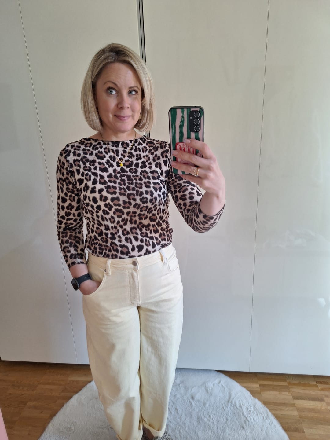 Customer photo review of Stretch Balloon Jeans Butter yellow