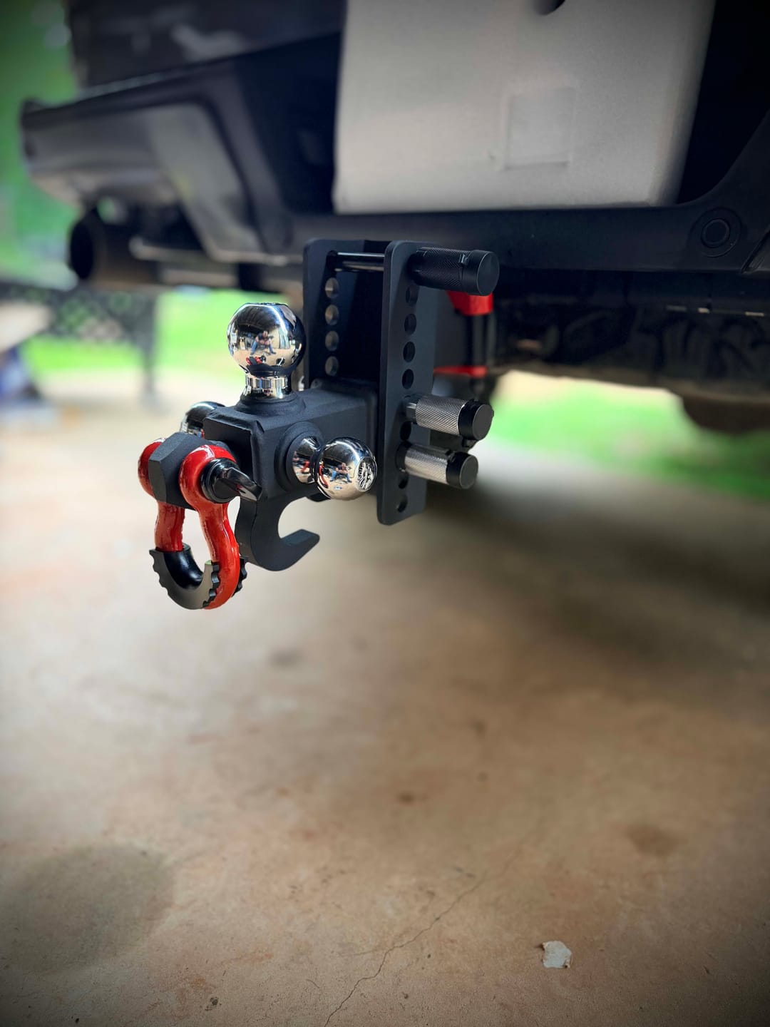 Customer photo review of TYT Adjustable Tri-Ball Trailer Hitch for 2 inch Receiver, 4.5" Drop/Rise, Triple Balls (1-7/8", 2", 2-5/16") with Tow Hook & Shackle, 10,000 lbs GTW, 1,000 lbs TW, Pin Lock & Hitch Tightener