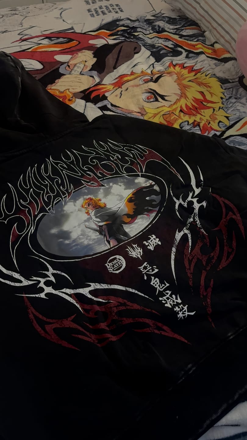 Customer photo review of 5068 - Demon Slayer: Kimetsu no Yaiba - Hoodies
