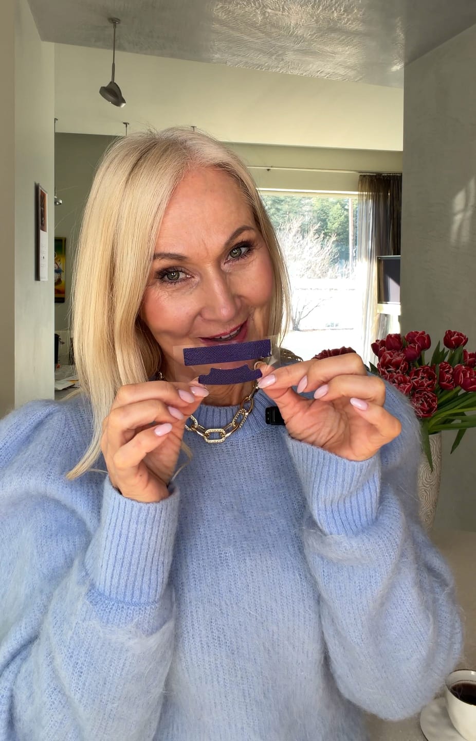 Customer photo review of V24 Violetinės Dantų Balinimo Juostelės
