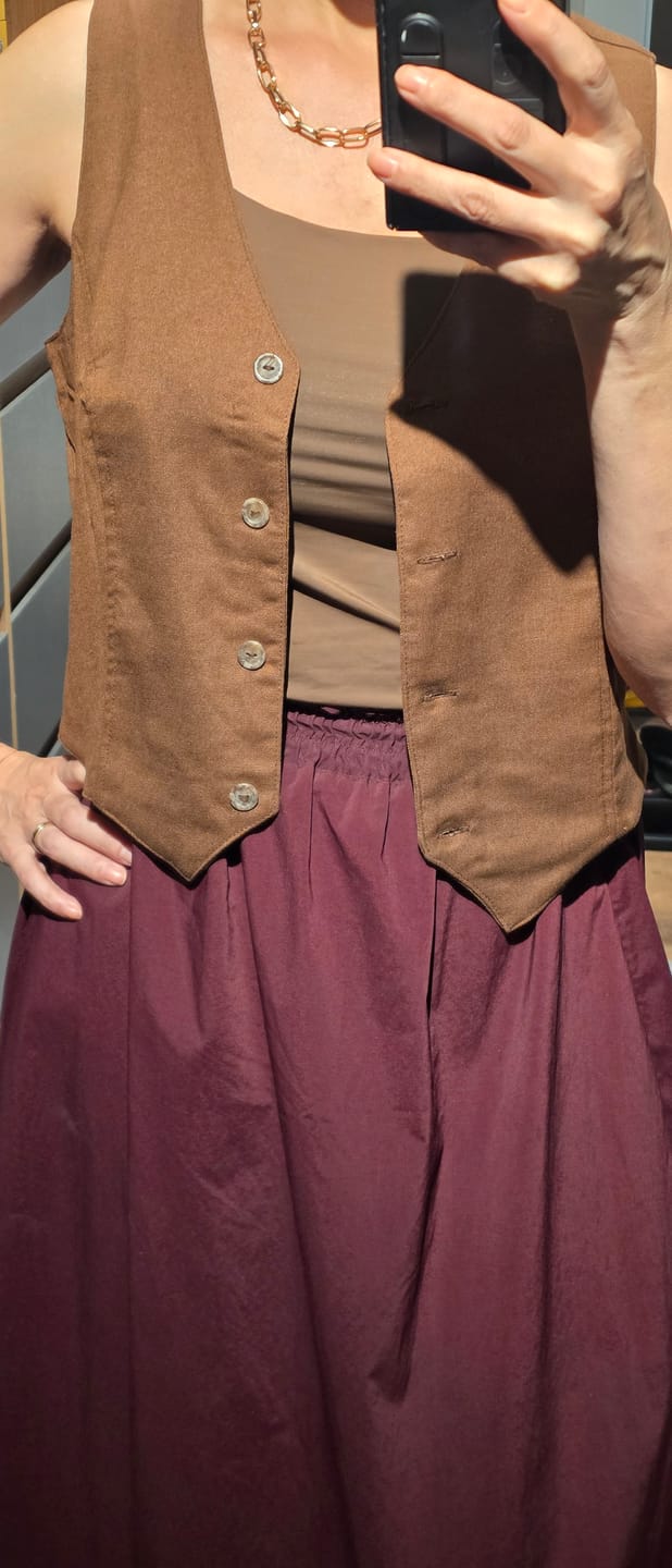Customer photo review of Colete Calêndula Marrom Escuro
