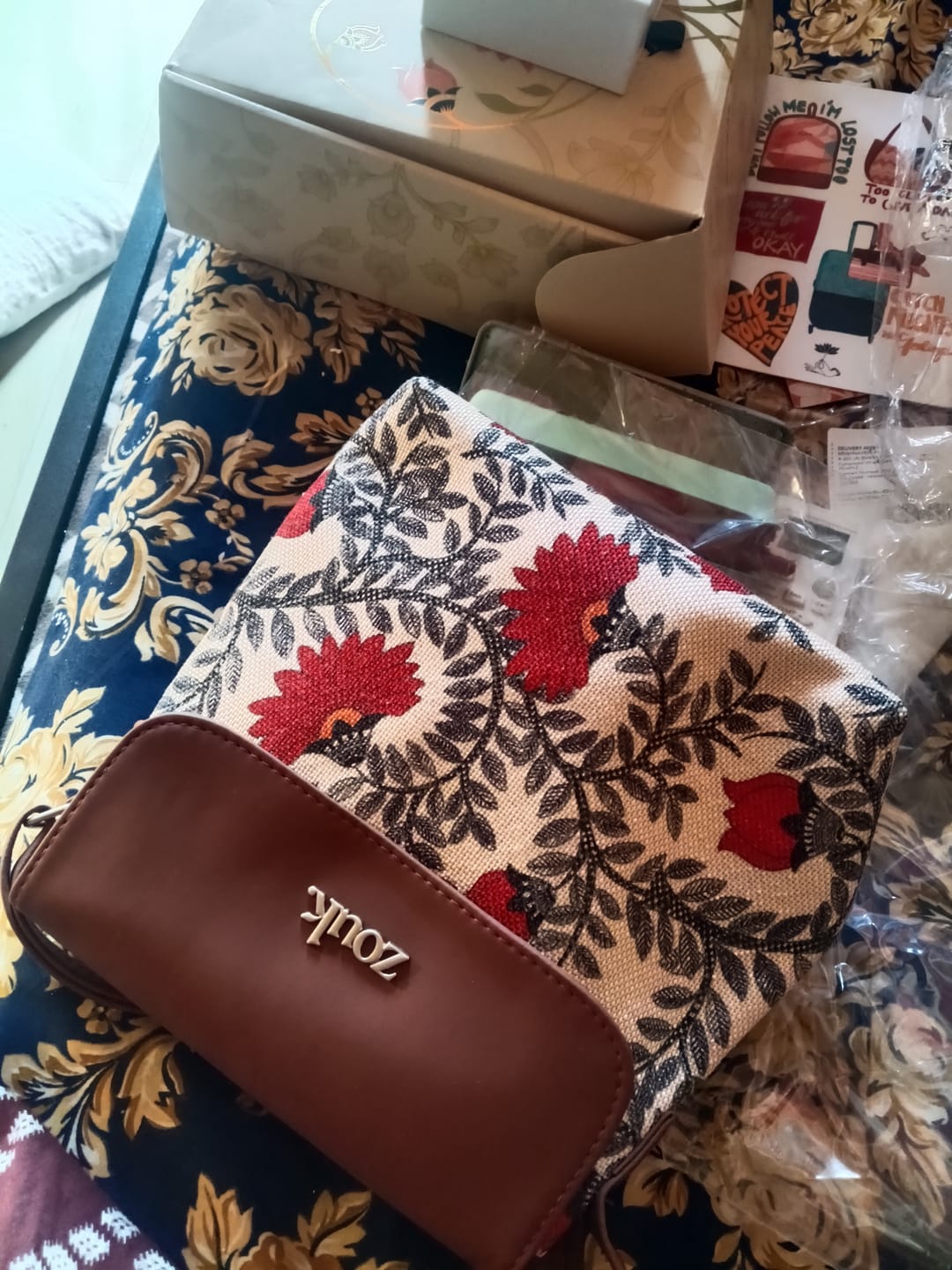 Customer photo review of ZOUK Nawabi Couture Flap Sling Bag X PALMONAS Hearts All Over Bracelet