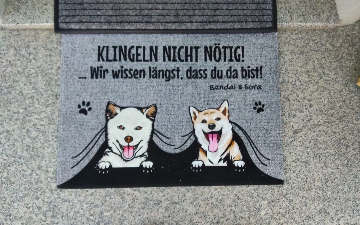 Customer photo review of Personalisierte Fußmatte - Klingeln nicht nötig