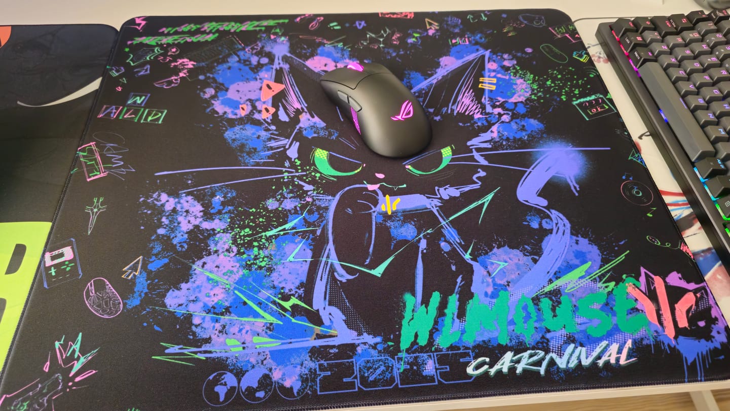 Customer photo review of WLMouse Cyber Grafitti Poron Mousepad