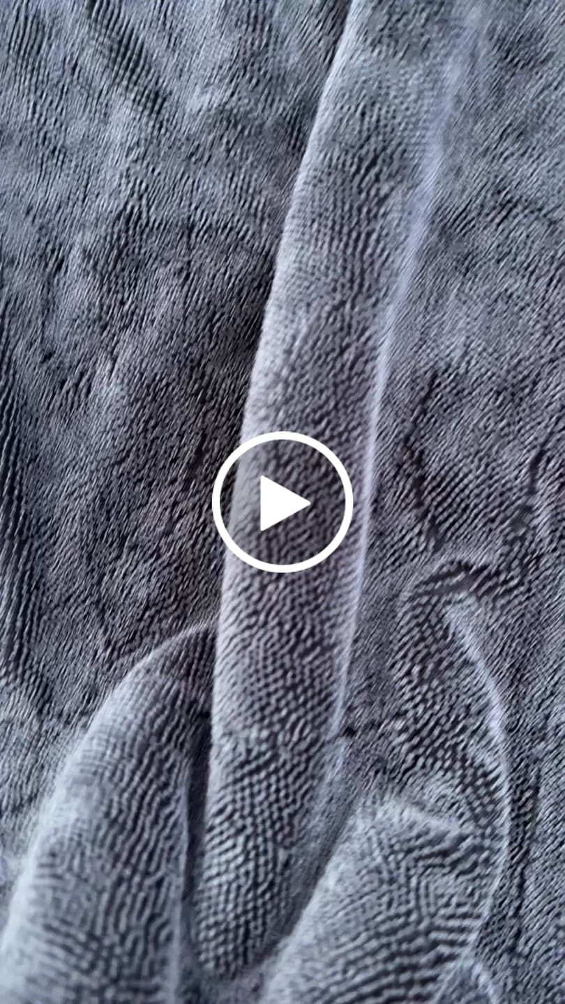 Customer video review of Dual Color Drying Towel 1200GSM 36x28"
