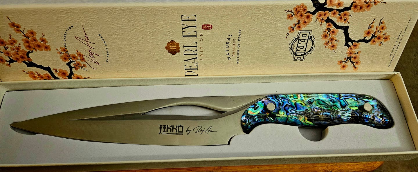 Customer photo review of The Pearl Eye Edition – Signature Knife by JIKKO®
