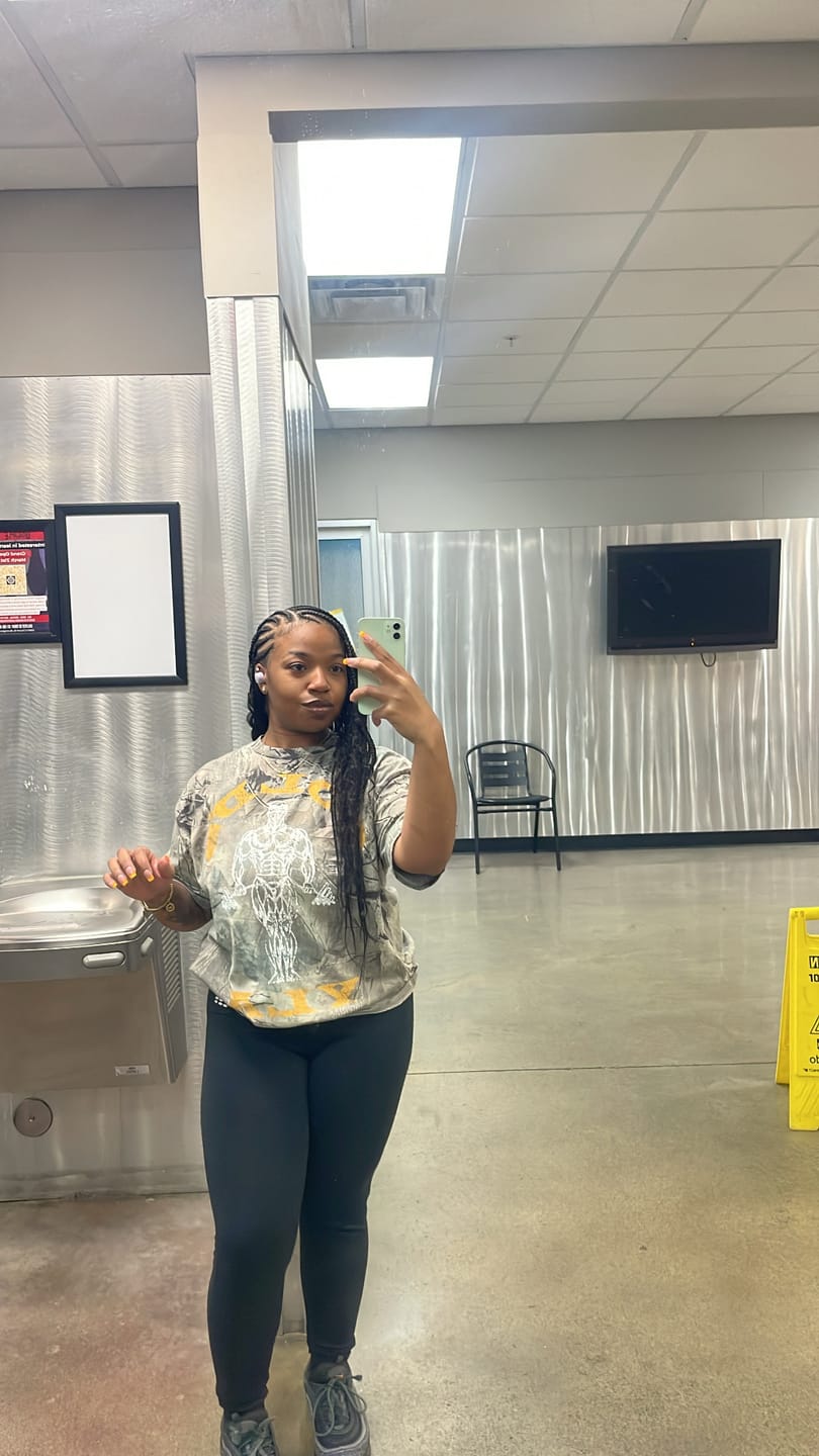 Customer photo review of 4213 - Gold's Iron Legacy Icon Tees