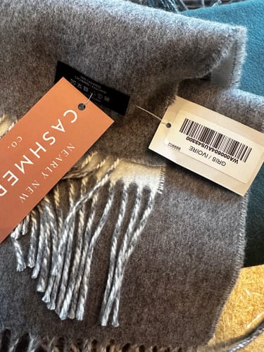 Customer photo review of Brand New Scottish Ash Grey and Ivory Luxury Woven Cashmere Wrap
