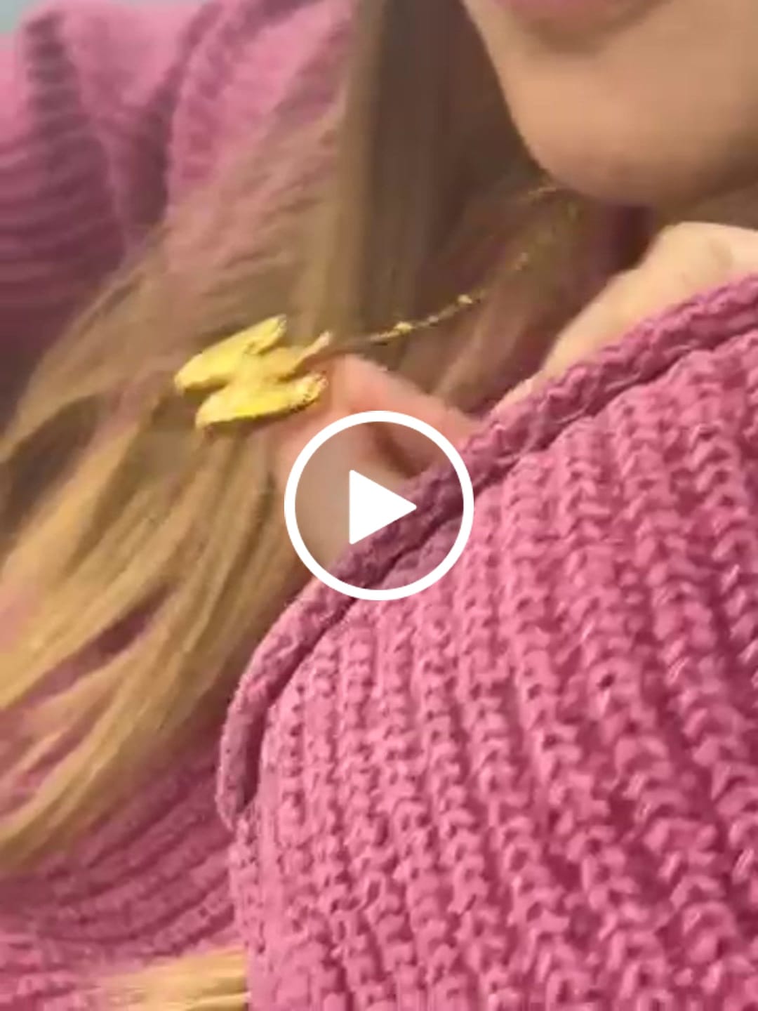 Customer video review of Bubble Letter Initial Necklace (Bundle)