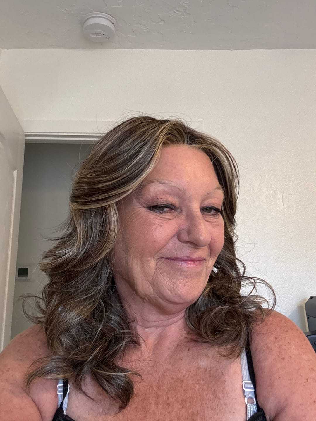 Customer photo review of BOMBSHELL BEAUTY - Chocolate Pecan