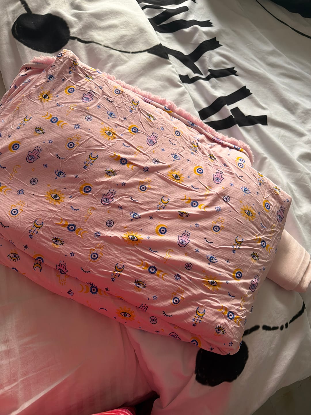 Customer photo review of The Eye Pink Bamboo Sherpa Blanket