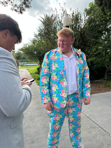 Customer photo review of Blue Tropics Men's Party Costumes-Theme Party 2 or 3pcs Suit set-Blazer Pants & Vest