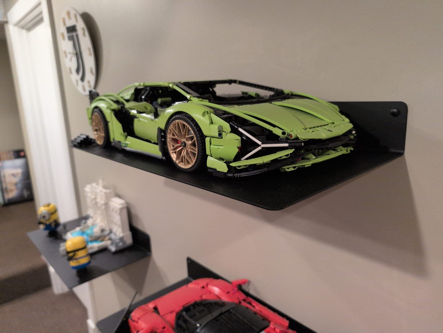 Customer photo review of Modern Metal Floating Shelf - Minimalist Wall Storage & Display