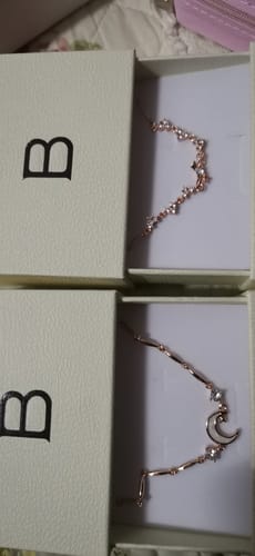 Customer photo review of Diana Bow Bracelet