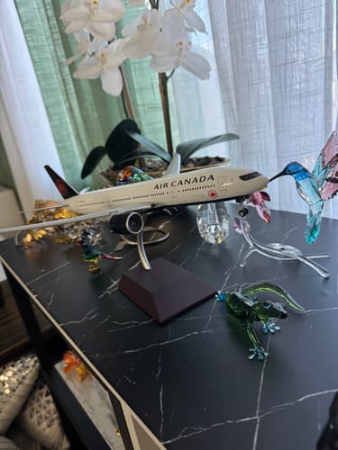 Customer photo review of GEMINI200 AIR CANADA 777-200LR 1/200 FLAPS DOWN REG#C-FNND