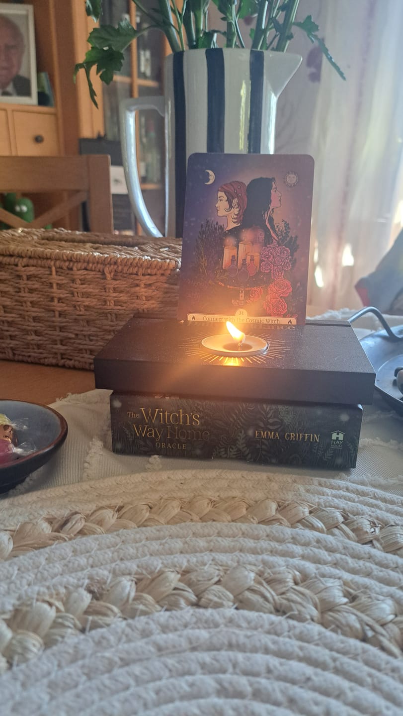 Customer photo review of The Witch’s Way Home Orakelkarten – Oracle Deck inkl. Guidebook (Englisch)