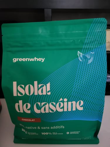 Photo d'un client du sachet vert de l'Isolat de Caséine GreenWhey, saveur chocolat.