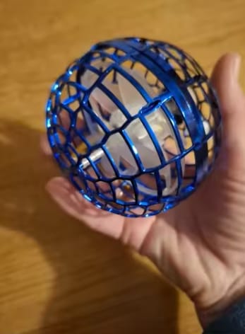 Customer photo review of Schwebender Spielball Kinder | Interaktives Bewegungsspielzeug