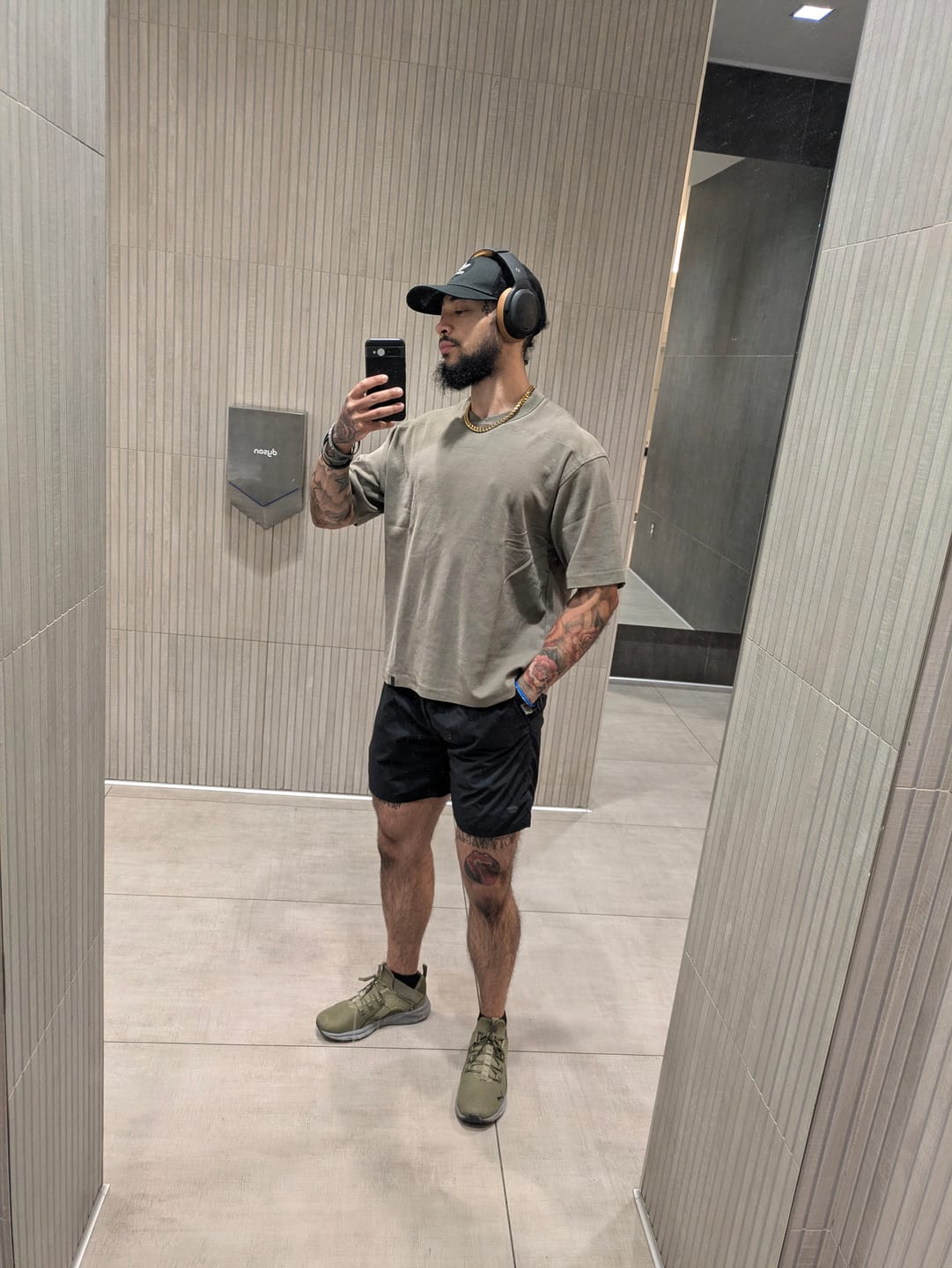 Customer photo review of 4196 - V-Neck Soft Tees