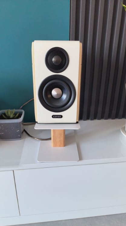 Customer photo review of Edifier Desktop Speaker Stand Wood