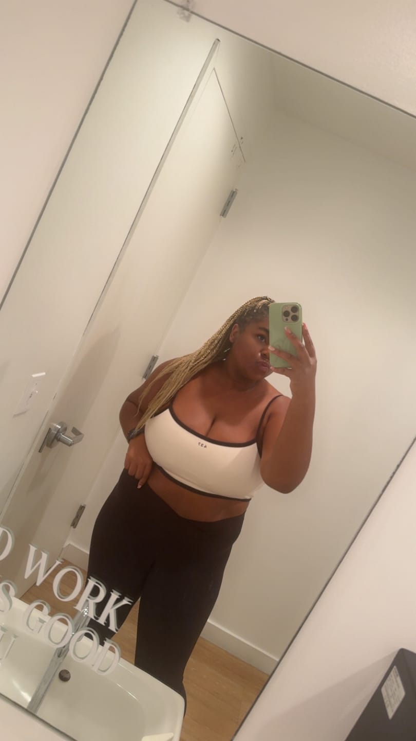 Customer photo review of The V Legging / Black