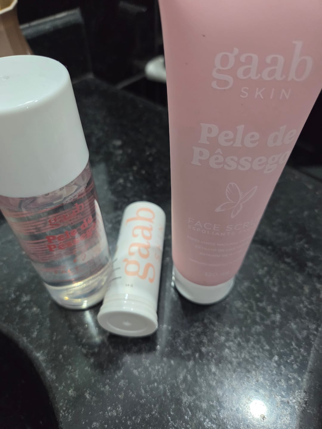 Customer photo review of Compre Bastão Multifuncional Miracle Stick, Ganhe Tônico Facial