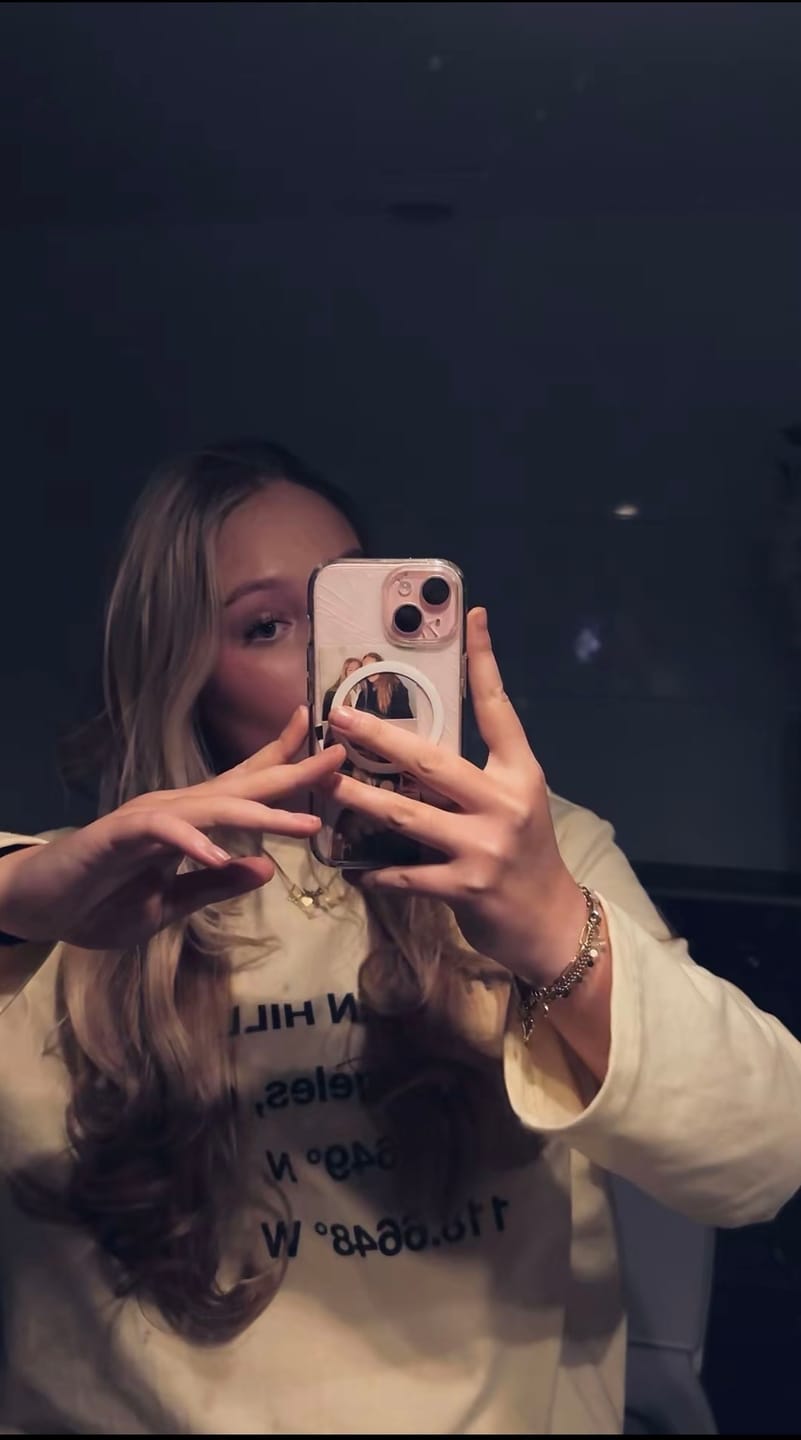 Customer photo review of VINTAGE LOGO LONGSLEEVE T-SHIRT BUTTER YELLOW