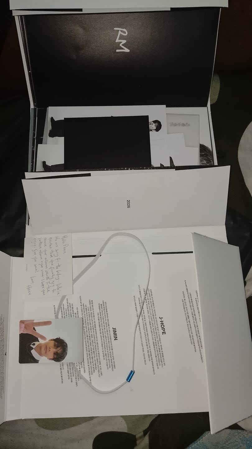 Customer photo review of BTS ARIRANG ALBUM