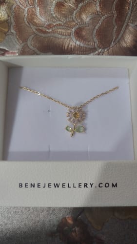 Customer photo review of Kira Floral Necklace