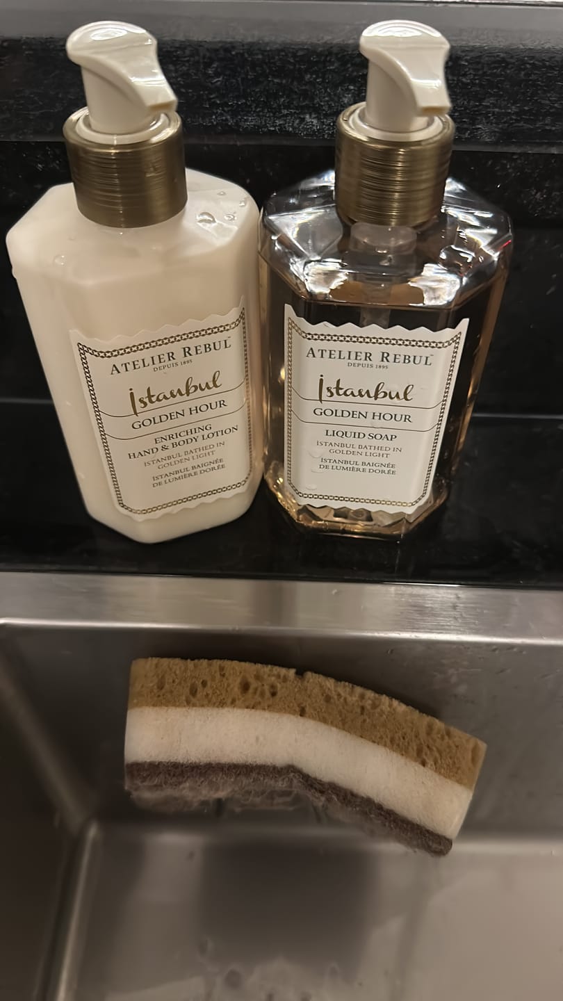 Customer photo review of Istanbul Golden Hour Handzeep 250ml