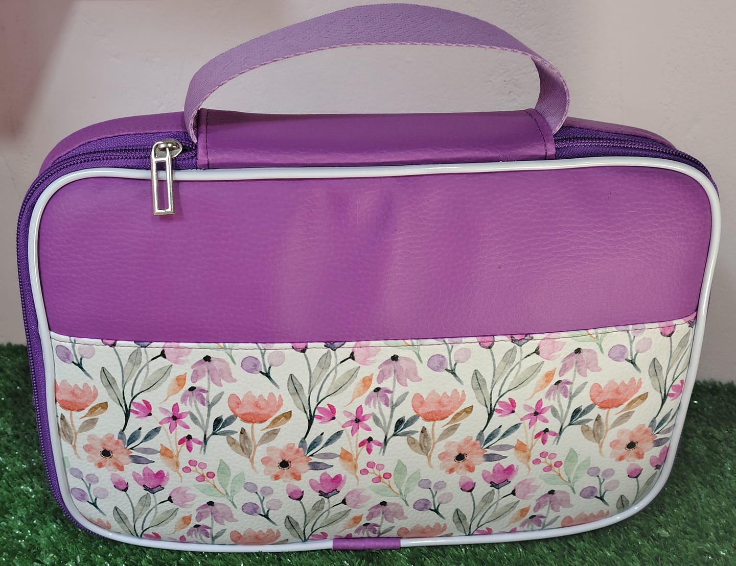Customer photo review of SINTETICO COLECAO FLORES 4 EM DOLLARO BRANCO DA PLASTICOS IVONE