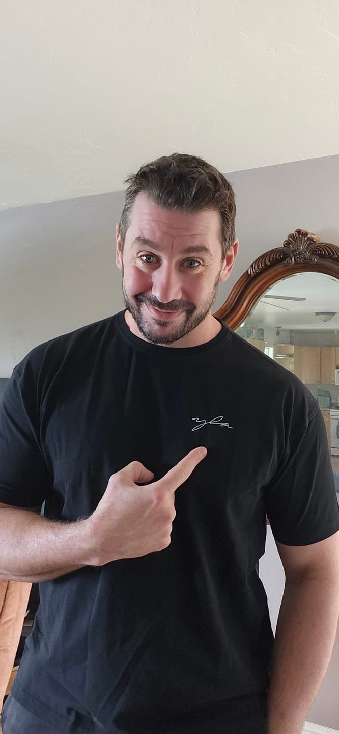Customer photo review of 466 Tailored Tees