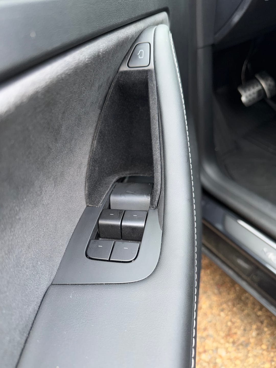 Customer photo review of Side Door Storage Box for Tesla Model 3/Y (2017-2023)