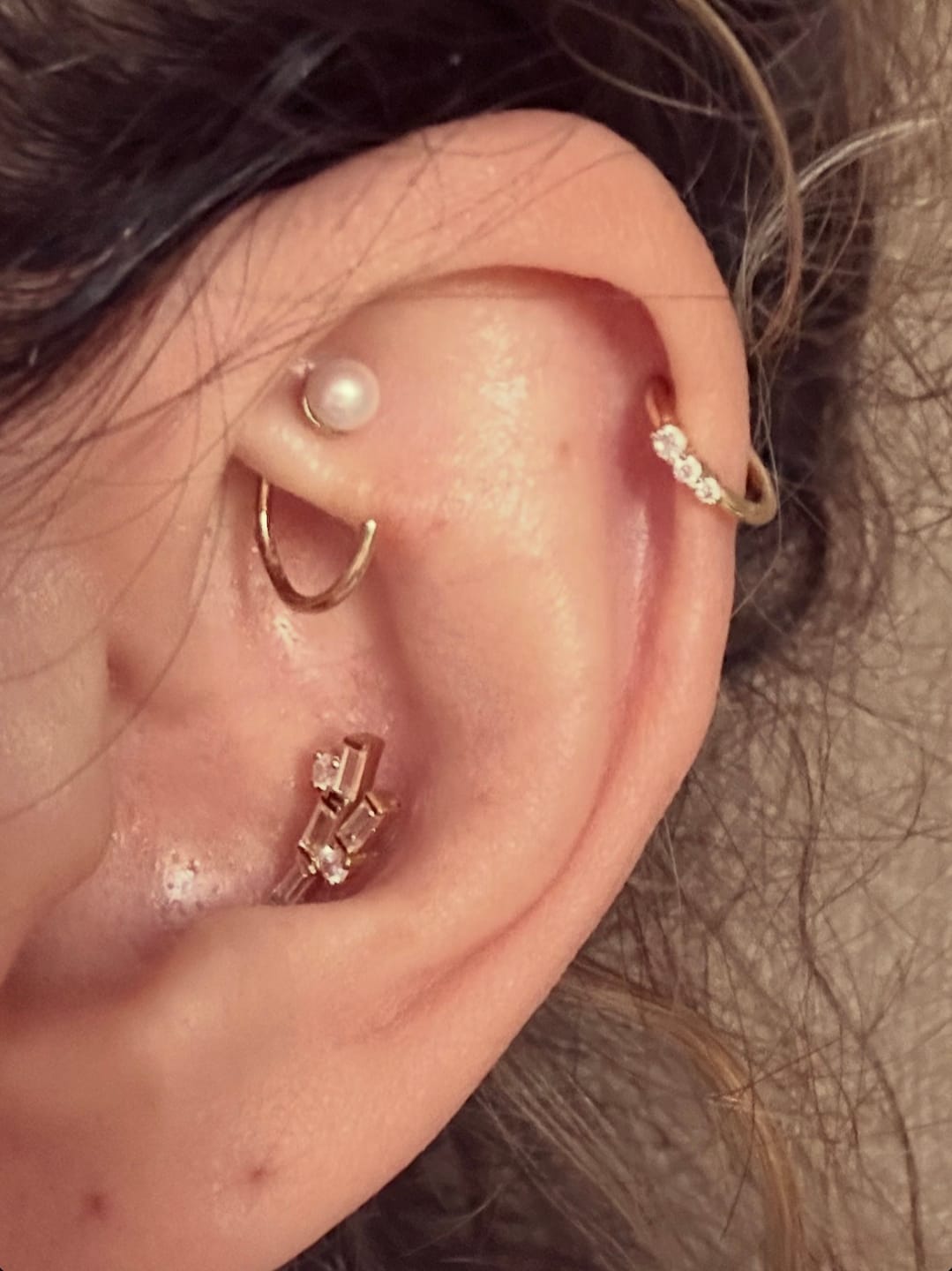 Customer photo review of Asimetrik Baguette Taşlı Altın Piercing