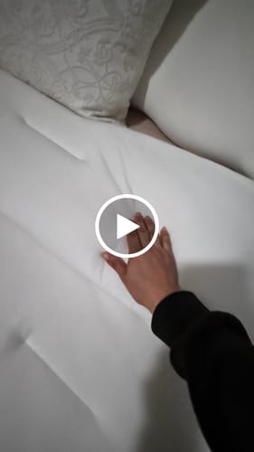 Customer video review of MarshMellow Comforter
