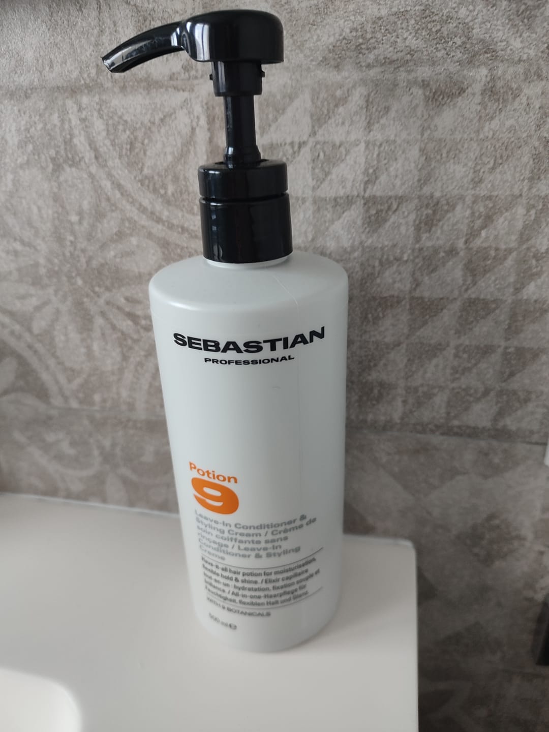 Customer photo review of Sebastian Professional Potion 9 Wearable Styling Treatment 500 ml