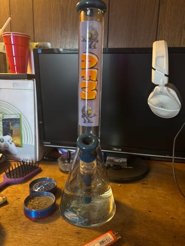 Customer photo review of 18" AFM AI God Osiris 9mm Glass Beaker Bong Bundle Set