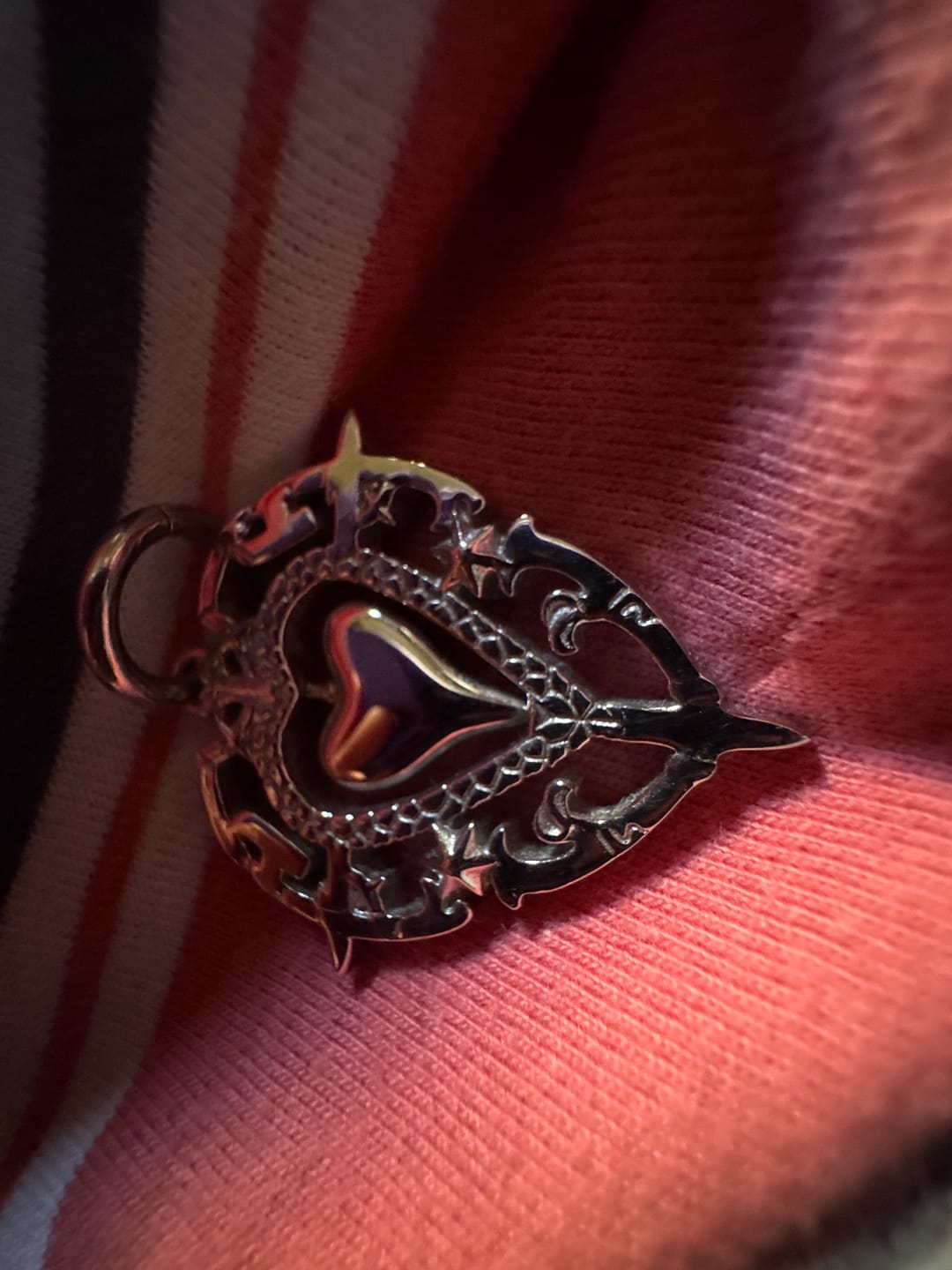 Customer photo review of ANTIQUE HEART PENDANT