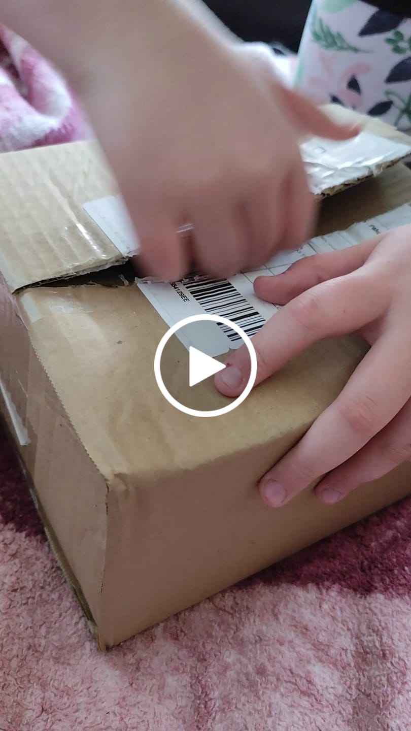 Customer video review of Aukstumā Kaltētas Zemenes